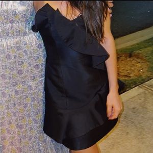 Keepsake dress!! Size 4 worn once!!